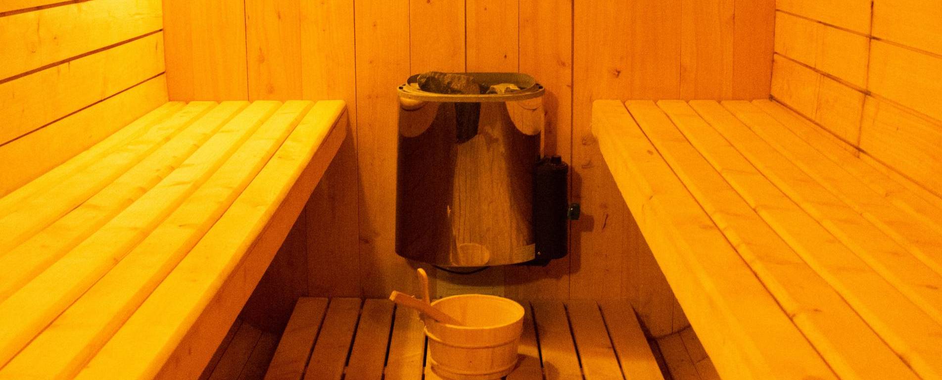 Sauna, sala de relax y duchas 